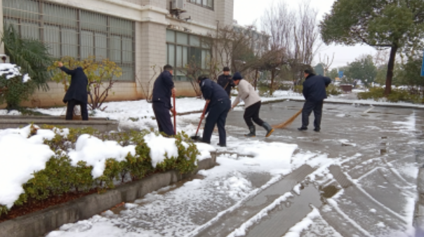 以雪為“令”，以動止“凍”