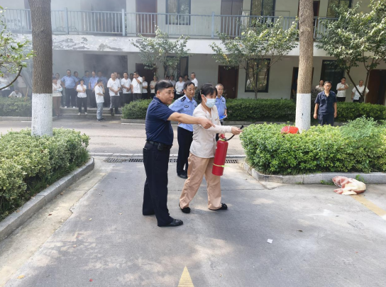 鎮(zhèn)江市公安局組織開展消防安全培訓(xùn)活動