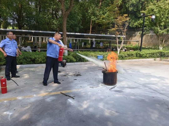 鎮(zhèn)江市公安局組織開展消防安全培訓(xùn)活動